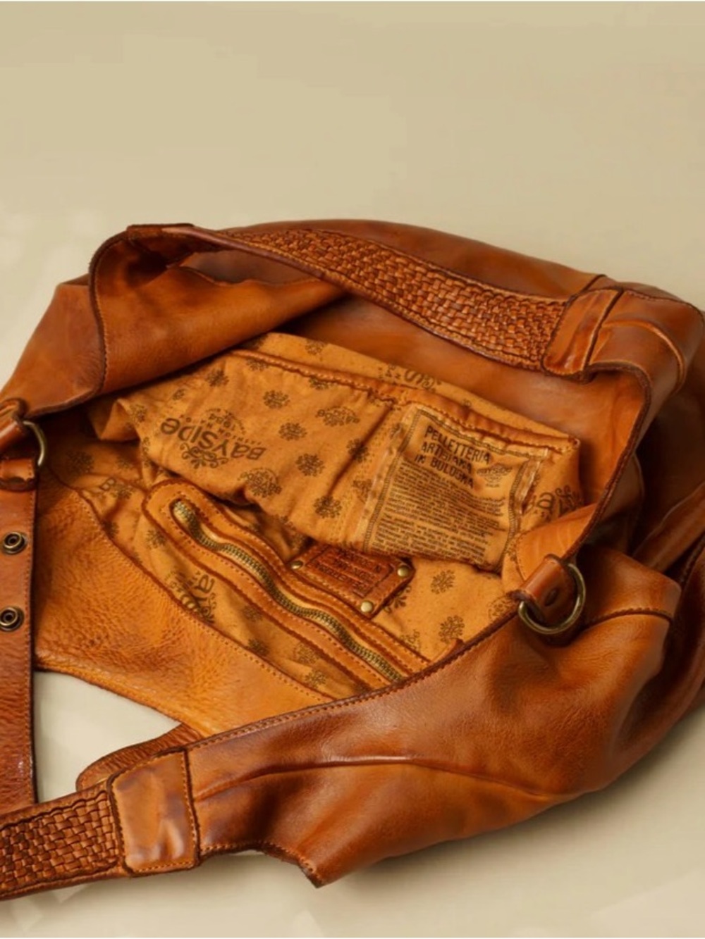 NWT Lusher Bayside84 Oversized Vintage Hobo Carryall
Beautiful leather smell!! - Picture 11 of 16